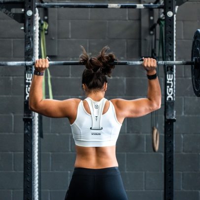 Mulheres devem iniciar musculação para melhorar saúde e bem-estar
