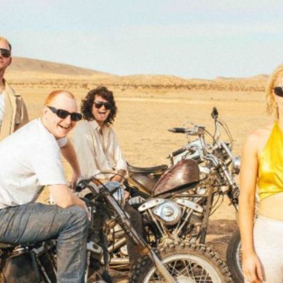 Amyl & The Sniffers apoiam Bob Vylan e Kneecap após críticas no Glastonbury