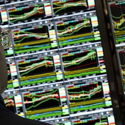 Investidor recomenda novas estratégias para reequilibrar portfólio em 2025