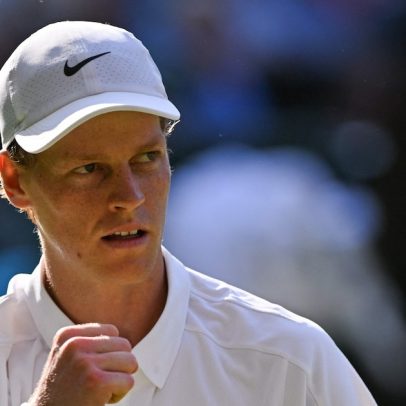 Sinner derrota Djokovic e enfrenta Alcaraz na final de Wimbledon