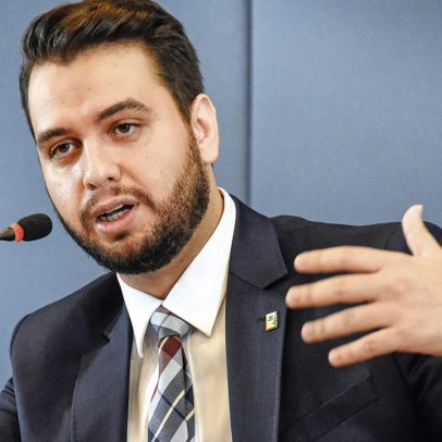 Testemunhas se ausentam e complicam defesa de Filipe Martins no STF