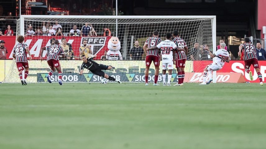 Fábio defendeu pênalti para o Fluminense, mas não evitou a derrota (Foto: Fluminense)