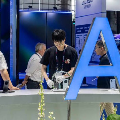 Moonshot, apoiada pela Alibaba, lança modelo Kimi AI que supera ChatGPT e Claude