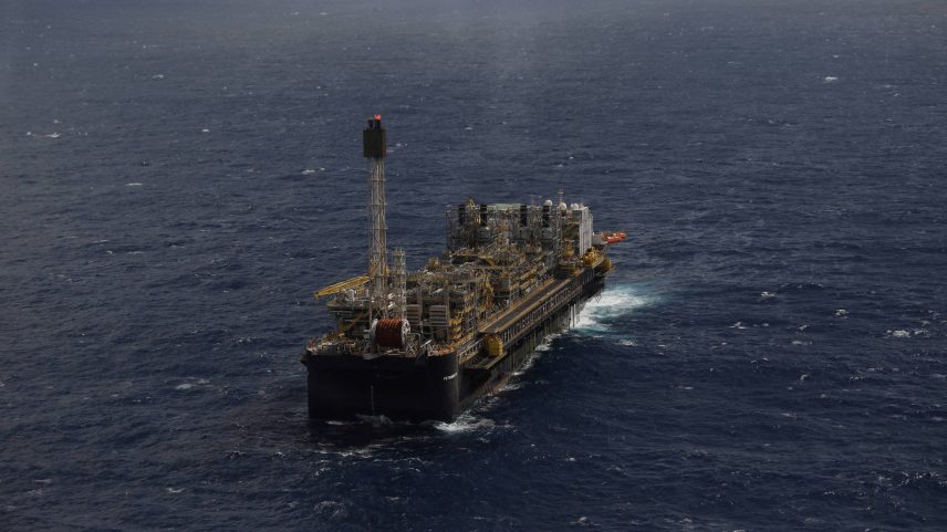 Plataforma P-66 da Petrobras na Bacia de Santos, no Rio de Janeiro (Foto: Pilar Olivares - 5.set.18/Reuters)