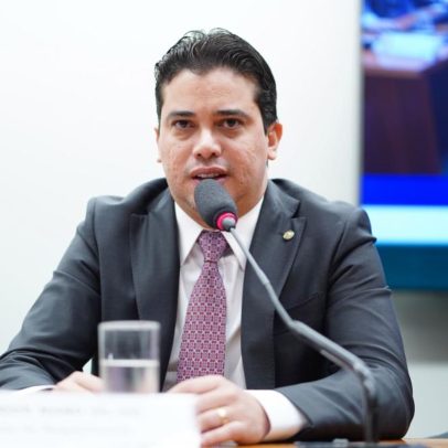 Júnior Mano comunica ao TSE queda em patrimônio durante operação da PF sobre emendas