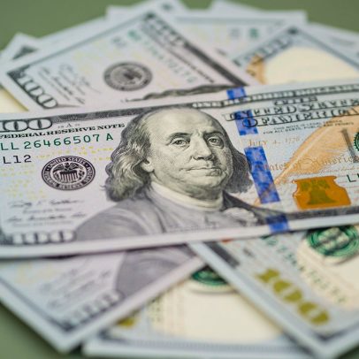 Dólar atinge R$ 5,42, menor valor em 10 meses após dados de emprego dos EUA
