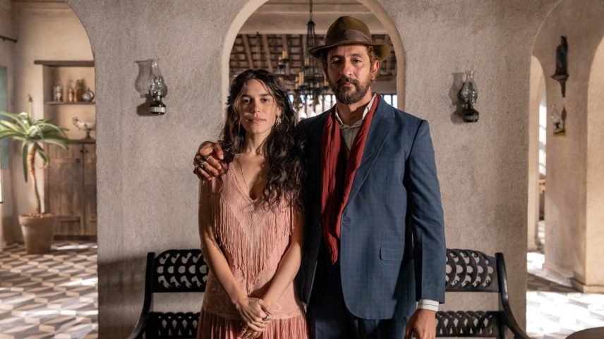 Soraia (Carla Salle) e Arduíno (Irandhir Santos) — Foto: Manoella Mello/Globo