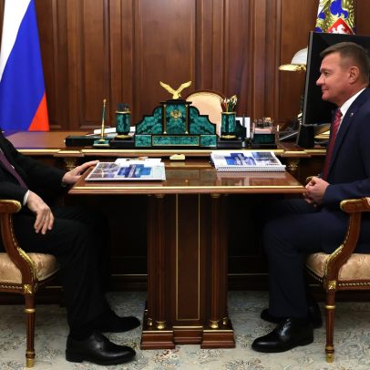 Ministro russo comete suicídio horas após demissão por ordem de Putin