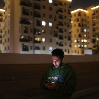Ativistas alertam sobre cortes dos EUA em programas de internet e democracia no Irã
