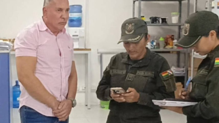 Marcos Roberto de Almeida, o Tuta, foi levado para presídio federal em Brasília após prisão na Bolívia (Foto: Reprodução)