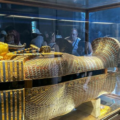 Cairo inaugura maior museu do mundo dedicado ao Egito Antigo com 100 mil artefatos