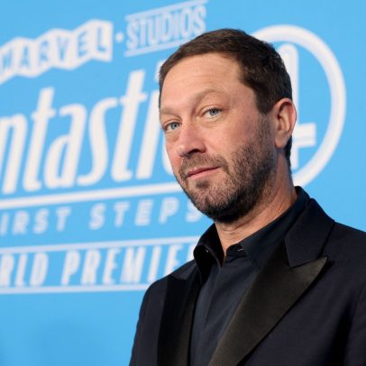 Ebon Moss-Bachrach se destaca em Hollywood com papéis em 'Quarteto fantástico' e 'O urso'