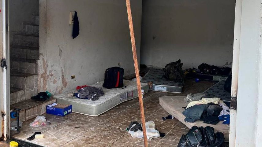 Fiscalização em SP encontrou garagem infestada de insetos onde trabalhadores dormiam; Trabalho análogo à escravidão lidera casos de tráfico de pessoas (Foto: Divulgação/Ministério Público do Trabalho)