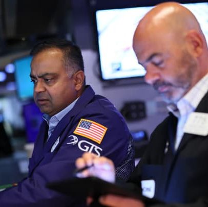 Futuros de ações se mantêm estáveis após S&P 500 registrar primeira alta em três dias