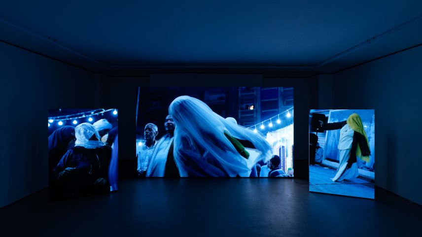 Vista da instalação The Longest Sleep, 2024, de Rafik Greiss, na Balice Hertling, Paris. (Foto: Marjorie Brunet Plaza/Courtesy Balice Hertling, Paris)