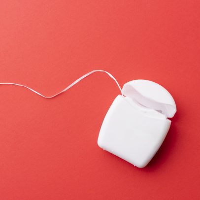 Cientistas criam vacina sem agulha a partir de fio dental para prevenir doenças