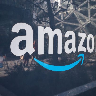 Amazon amplia sua tecnologia de IA com novos acordos de licenciamento para Rufus