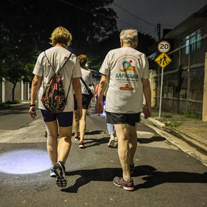 Caminhar 7.000 passos diários diminui risco de câncer, revela pesquisa