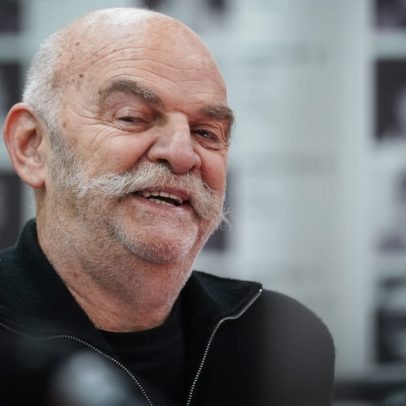 Martín Caparrós recebe título de doutor honoris causa e critica desigualdade na Argentina