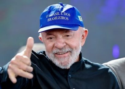 Aprovação de Lula cresce para 42% enquanto desaprovação recua para 53%