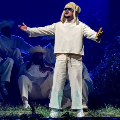 Bad Bunny celebra amor por Porto Rico no início de 30 shows na ilha