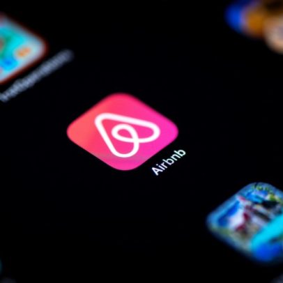 Mulher transforma garagem em Airbnb e fatura US$ 35 mil por ano