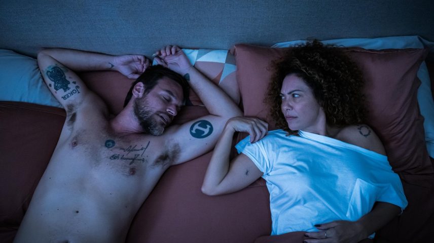 Emilio Dantas e Fabiula Nascimento em cena de 'Uma mulher sem filtro' (Foto: Divulgação / Laura Campanella)