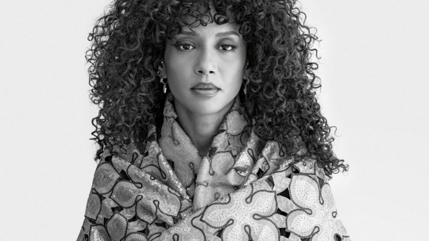 Taís Araújo no livro 'Mulher viva' (Foto: Divulgação/Gustavo Malheiros)