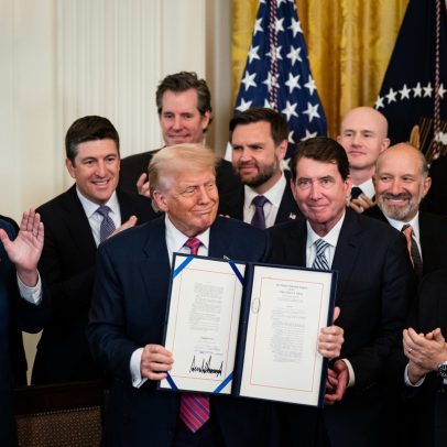 Trump aprova legislação sobre stablecoins e fortalece setor de criptomoedas