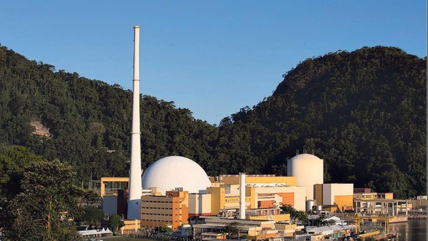 Usina de Angra 1 passou por parada para modernização após ter licença prorrogada por mais 20 anos (Foto: Alexandre Cassiano/Agência O Globo)