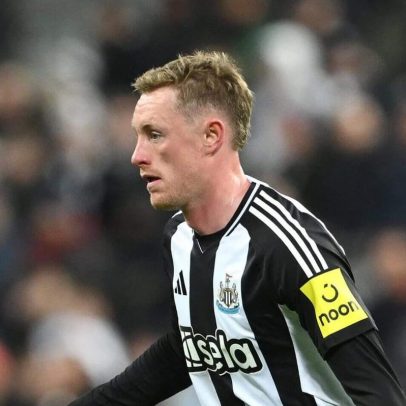 Leeds busca novas opções para o meio-campo com futuro de Longstaff incerto