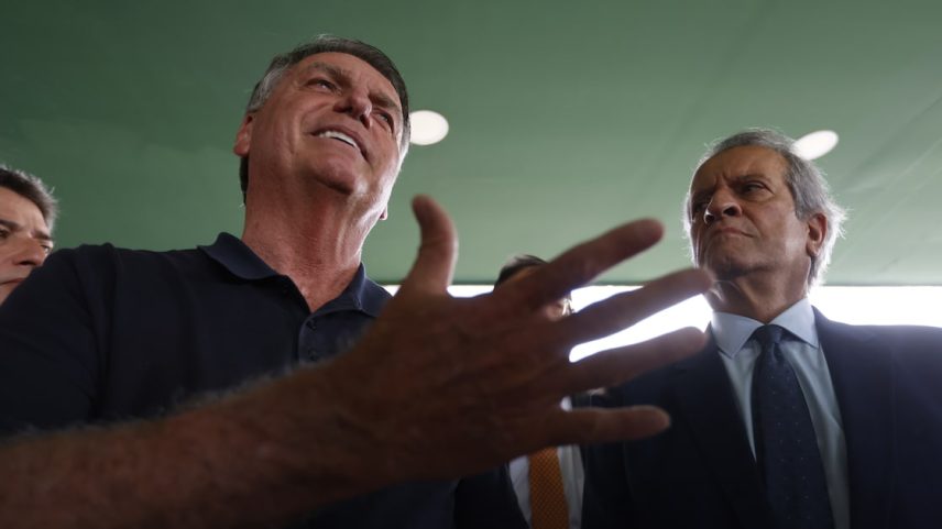 Jair Bolsonaro ao lado de Valdemar Costa Neto, presidente do PL, em março (Foto: Wilton Junior/Estadão)