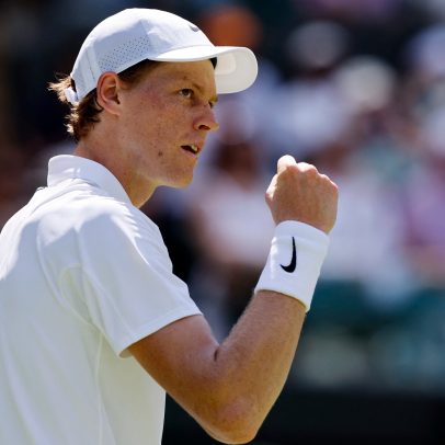 Sinner vence compatriota e se destaca na estreia em Wimbledon