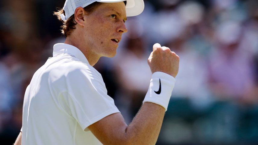 Jannik Sinner na primeira rodada de Wimbledon em 2025 (Foto: REUTERS/Stephanie Lecocq)