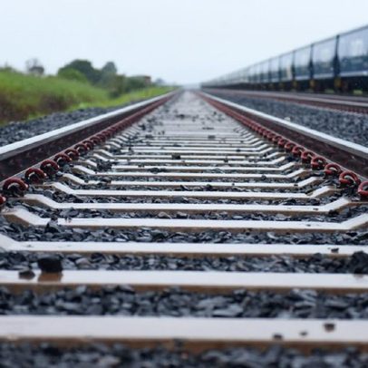 Brasil e China firmam acordo para megaferrovia de 4.500 km entre Bahia e Peru