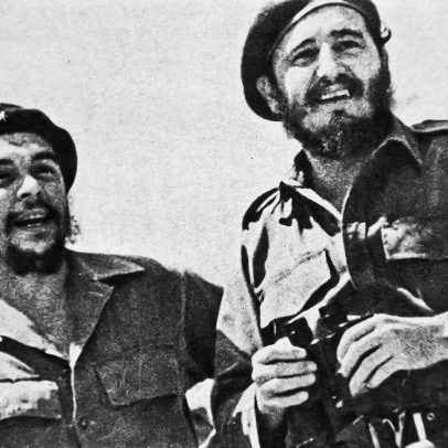 Fidel Castro e Che Guevara se encontram em evento histórico no México