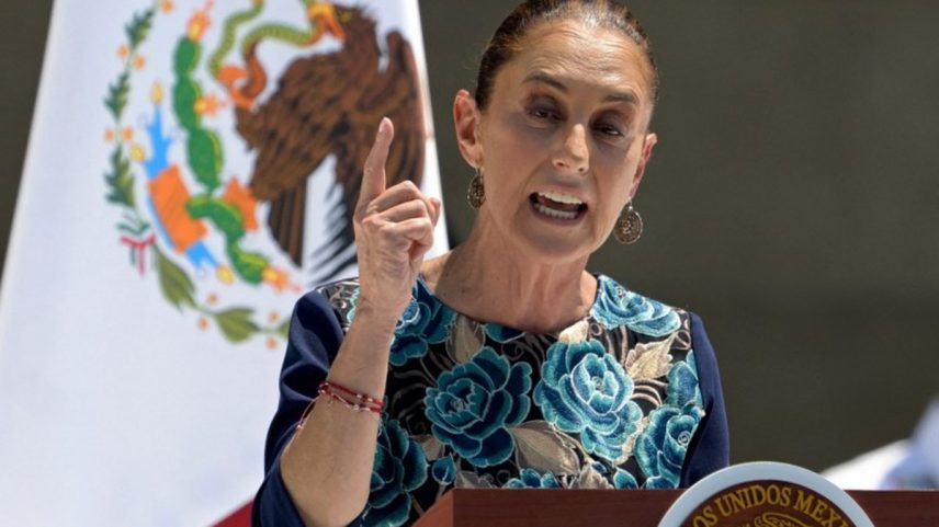 Presidente do México, Claudia Sheinbaum discursa durante um comício (Foto: AFP)