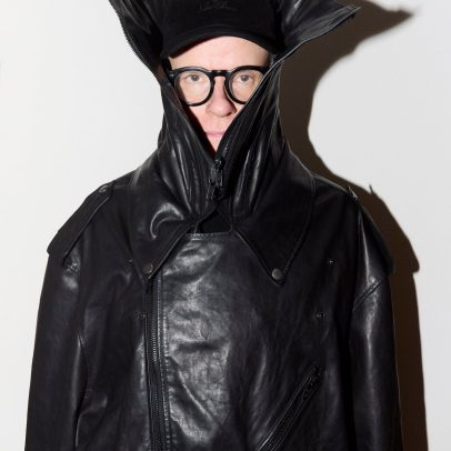 Hans Ulrich Obrist relembra sua primeira exposição que atraiu 29 visitantes