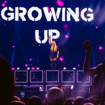 Avril Lavigne e Simple Plan fazem versão de 'All The Small Things' em festival canadense