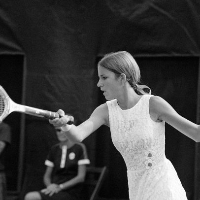 Chris Evert transforma a moda esportiva com vestido icônico no tênis