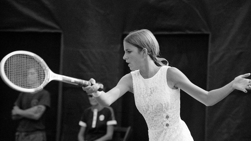 Cinderela do tênis: Chris Evert usou o vestido em 1971, mas ainda é considerado o melhor de todos os tempos no tênis (Foto: CBS/Getty Images)