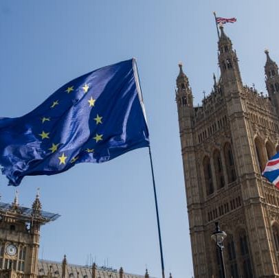 Empresas que deixaram o Reino Unido por Brexit podem retornar com tarifas de Trump