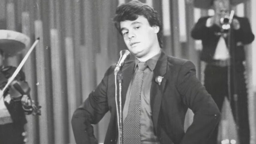 Juan Gabriel's "Nunca Habia Amado Asi," o segundo single não lançado de seu próximo álbum póstumo 'Eterno,' já está disponível. (Foto: Reprodução)