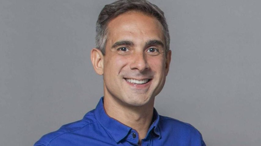 Gustavo Villani: Globo envia narrador aos Estados Unidos devido a sucesso da Copa de Clubes (Foto: Paulo Belote abr.2023/Globo)