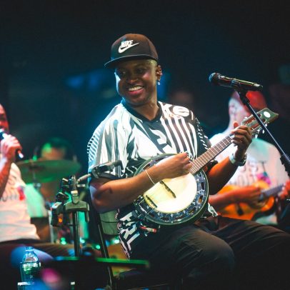 Thiaguinho apresenta show intimista e exclusivo no Rio de Janeiro