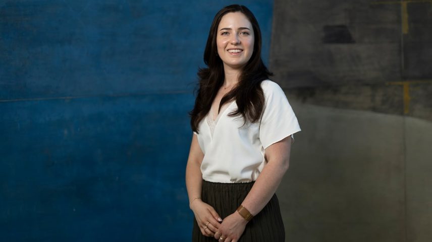 Gabriela Asturias, prêmio Princesa de Girona Internacional 2025, fotografada no hotel Eurostars Grand Marina em Barcelona no dia 21 de julho. (Foto: Albert Garcia)