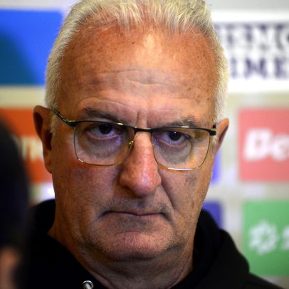 Dorival aponta desgaste no Corinthians devido a polêmicas com Memphis