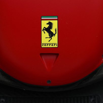 Ferrari se transforma em símbolo de luxo e menos em fabricante de automóveis