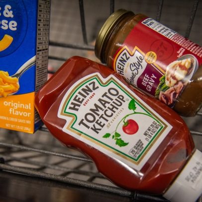 Kraft Heinz considera cisão para enfrentar desafios no setor alimentício