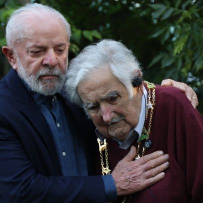 Lula presta homenagem a papa Francisco e Mujica durante cúpula do Mercosul